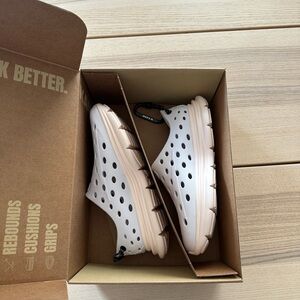 Kane Footwear Revive Active Recovery Shoe